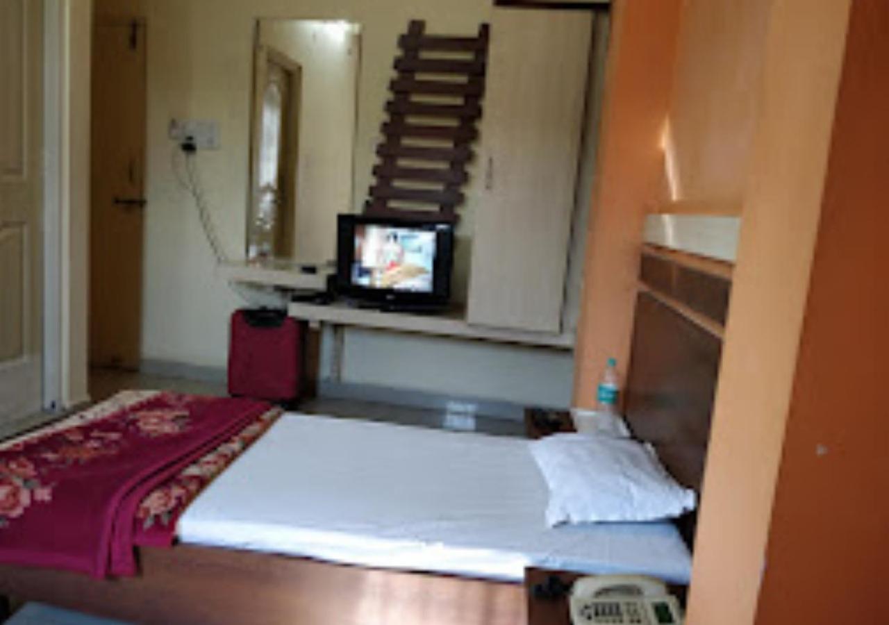 Hotel Mayur Restaurant Chandrapur Zewnętrze zdjęcie