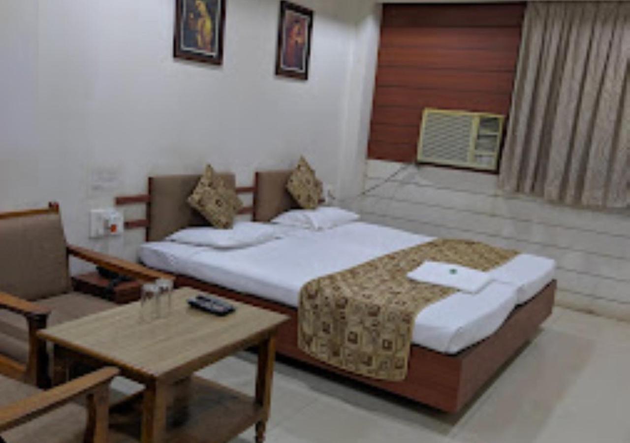 Hotel Mayur Restaurant Chandrapur Zewnętrze zdjęcie
